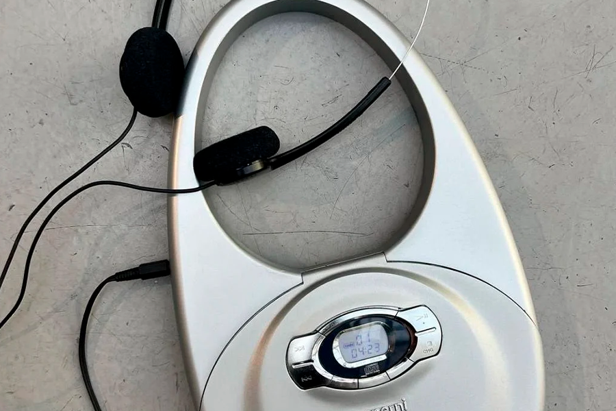 Ретро-плеер Sony Walkman превратился в дизайнерскую сумку Новости