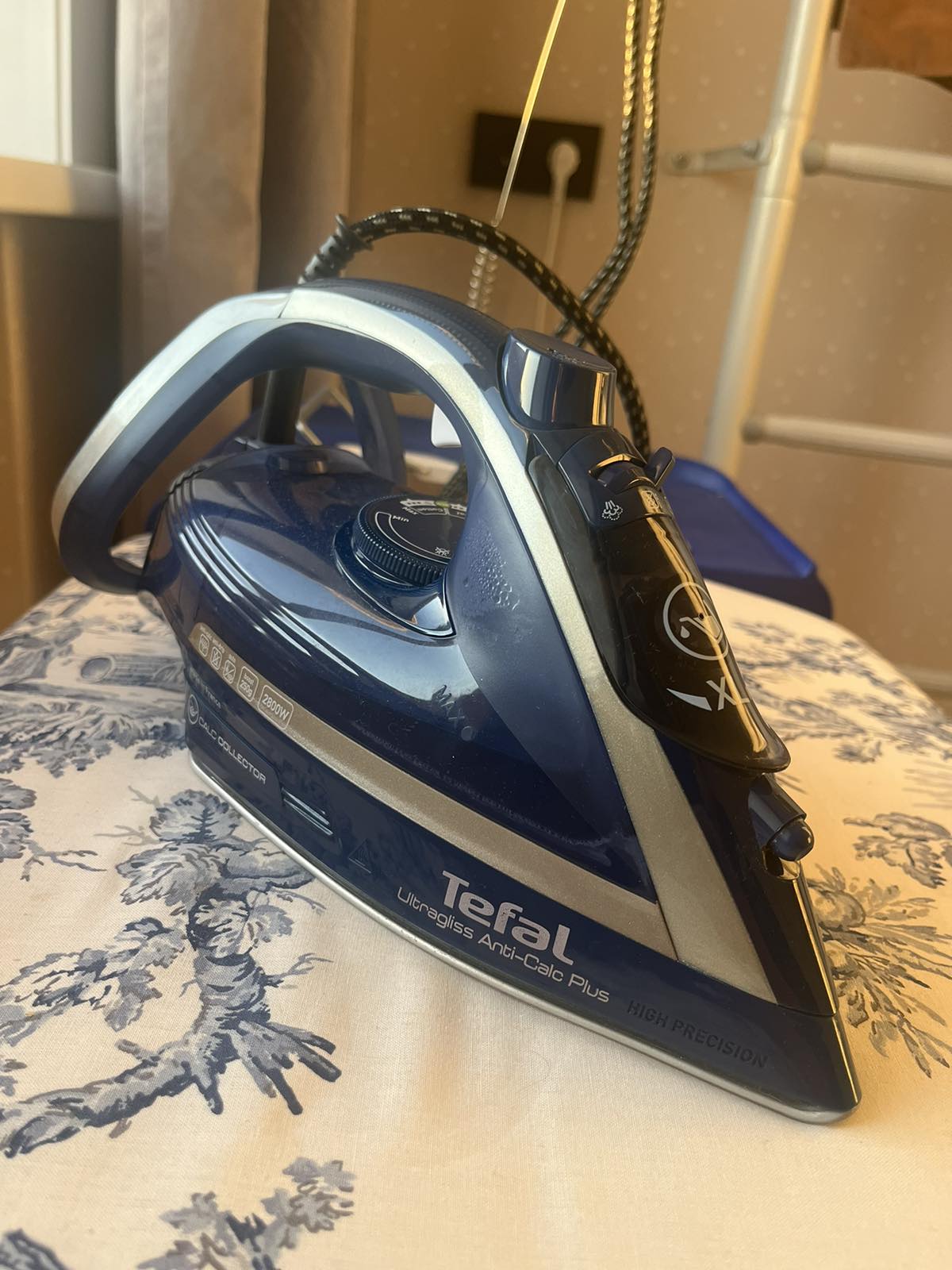 Обзор утюга Tefal Ultragliss Anti-Calc Plus FV6830E0 Обзоры пользователей